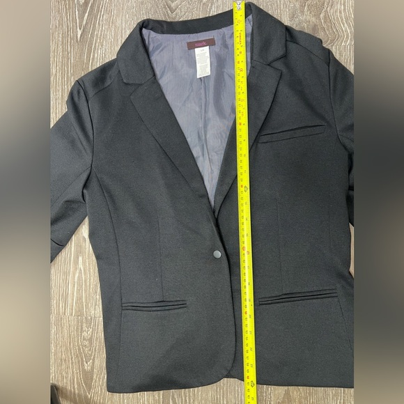 Mark Black Blazer with Stripe Lining Size Large - Sophisticated and Modern - Picture 13 of 13